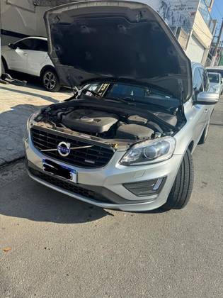 VOLVO XC60 2.0 T5 R DESIGN TURBO GASOLINA 4P AUTOMÁTICO VOLVO XC60 2.0 T5 R DESIGN TURBO GASOLINA 4P AUTOMÁTICO